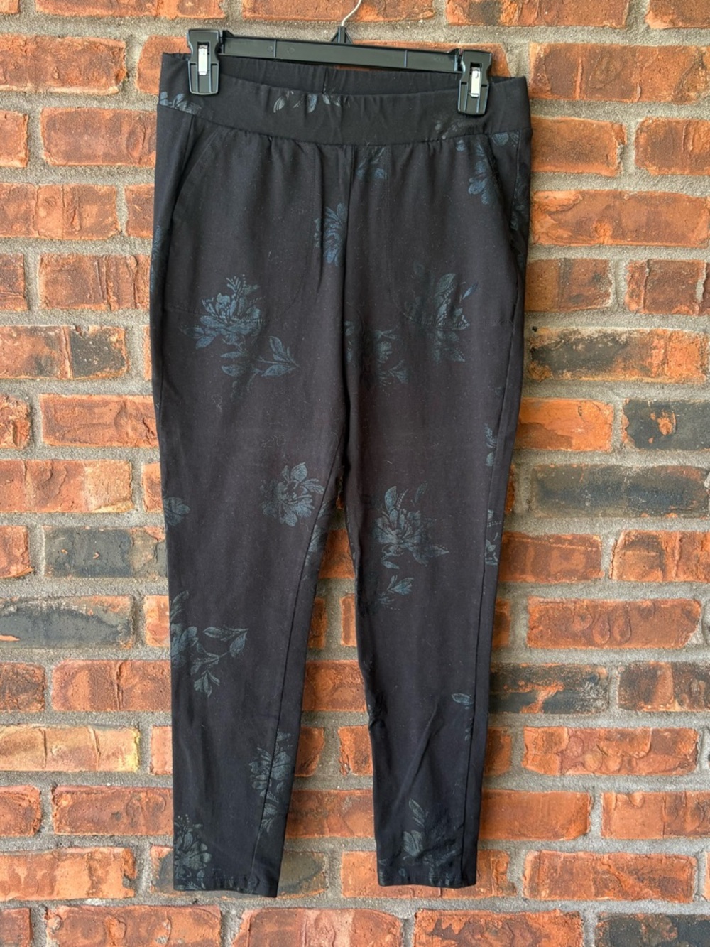 Black Floral Print Pocket Leggings
